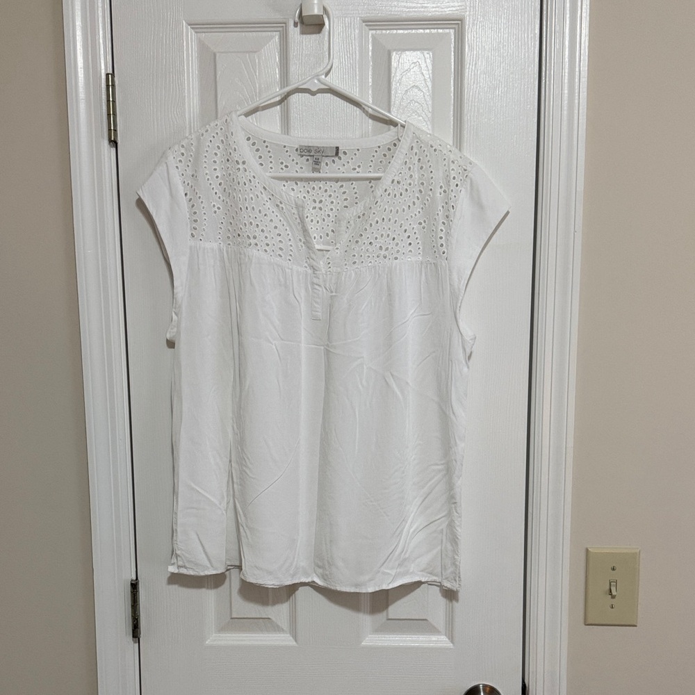 Bobeau White Eyelet Blouse